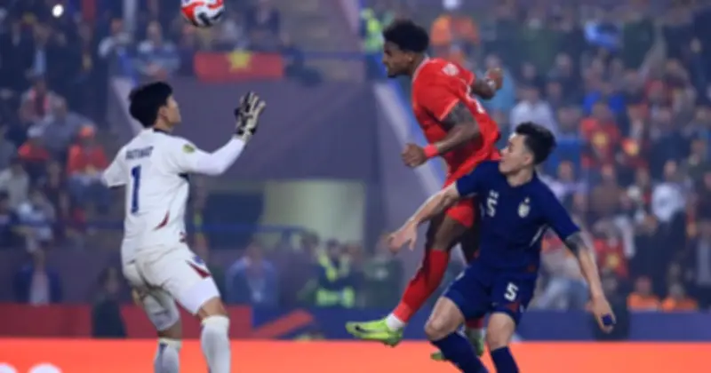 Thái Lan họp khẩn phân bổ lực lượng, ưu tiên tuyệt đối cho trận đấu sống còn