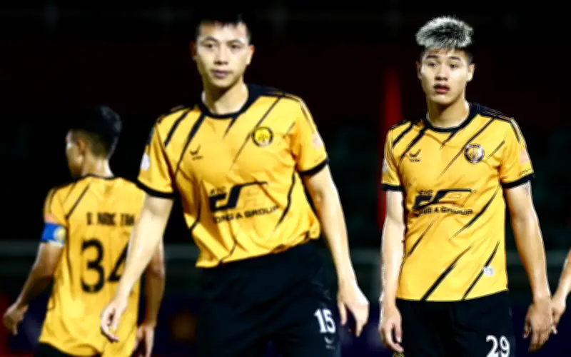 Thanh Hóa bán 6 cầu thủ gốc cho Ninh Bình, HLV Mai Xuân Hợp kêu cứu khủng hoảng