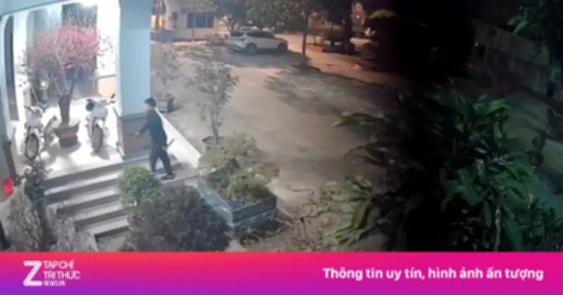Thanh niên Bắc Ninh cầm dao xông vào trụ sở công an phường sau khi uống rượu
