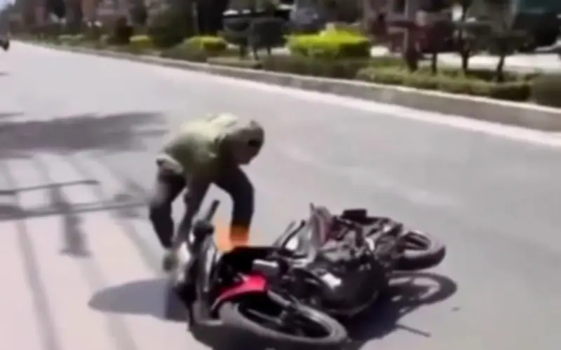 Thanh niên dương tính ma túy đốt xe máy chống đối CSGT tại Khánh Hòa