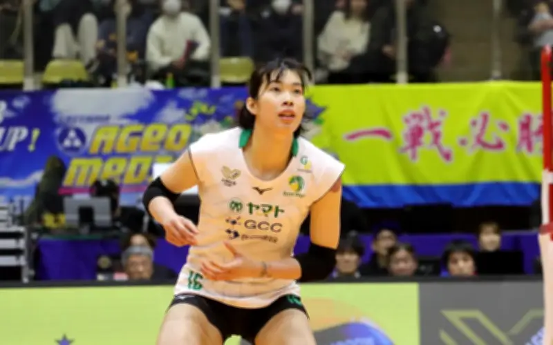 Thanh Thúy gửi quà Tết đến bệnh nhân nghèo, người hâm mộ xúc động