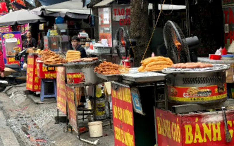 Thức Ăn Đường Phố: Bộ Y Tế Siết Chặt Quy Định, Phạt Nặng Hành Vi Không Che Đậy