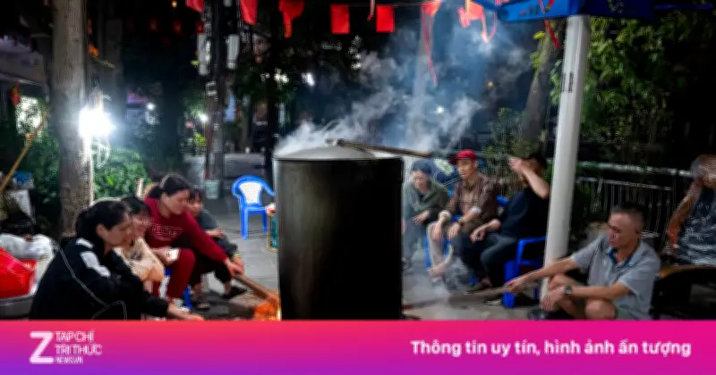 Thức Trắng Đêm Canh Nồi Bánh Chưng Tết Trên Vỉa Hè Hà Nội
