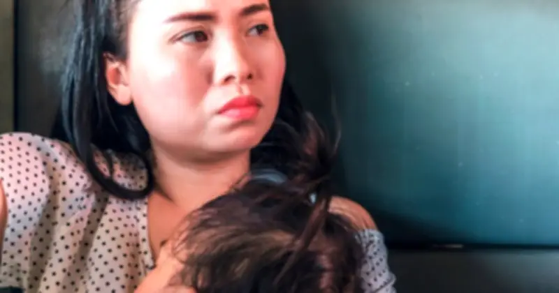 Gánh nặng 'thiên chức làm mẹ': Khi cảm xúc bùng nổ và chìa khóa cho gia đình hạnh phúc