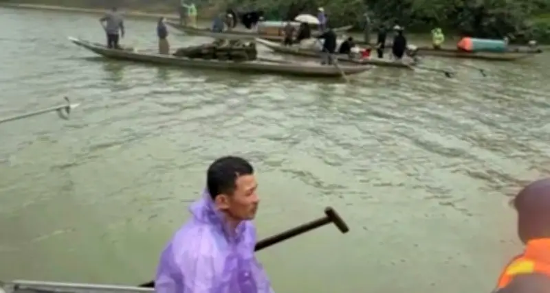 Thảm kịch trên sông Gianh: Thuyền lật khiến nhiều người thương vong tại Quảng Trị