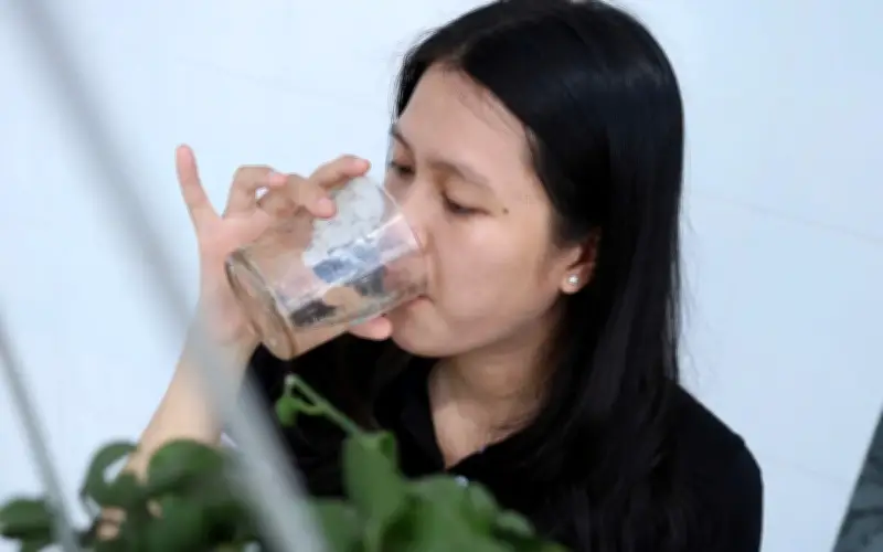 Thận 'quá tải' vì thiếu nước trong mùa lạnh: Dấu hiệu cảnh báo và cách phòng ngừa