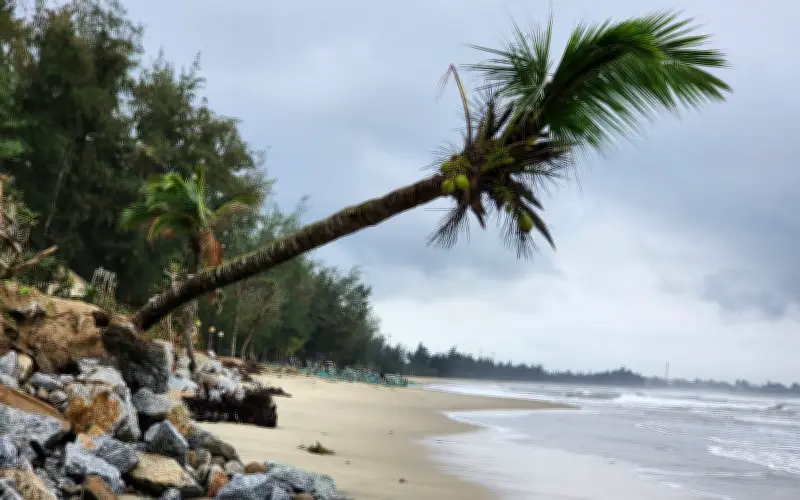 Thương tâm vụ đuối nước ở biển Mỹ Khê, Quảng Ngãi: Một học sinh lớp 6 tử vong