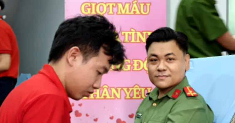 Thượng úy Công an Cần Thơ 16 năm làm điều đặc biệt để cứu người