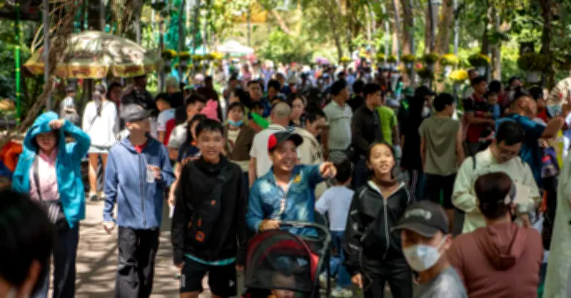 Thảo Cầm Viên Sài Gòn rộn ràng diễu hành thú mừng xuân, thu hút hàng nghìn du khách