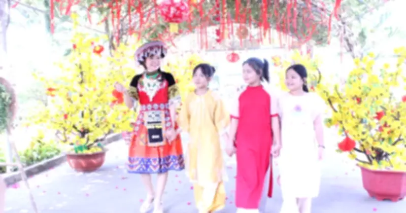 Trường tiểu học Thuận Kiều tổ chức Hội chợ xuân với chủ đề 'Sắc màu văn hóa dân tộc Việt'