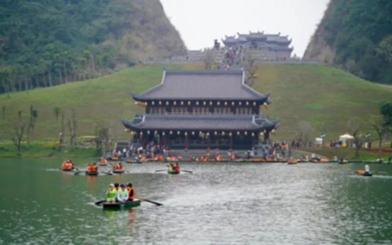 Thung Ui - Điểm Du Xuân Mới Thu Hút Du Khách Tại Ninh Bình