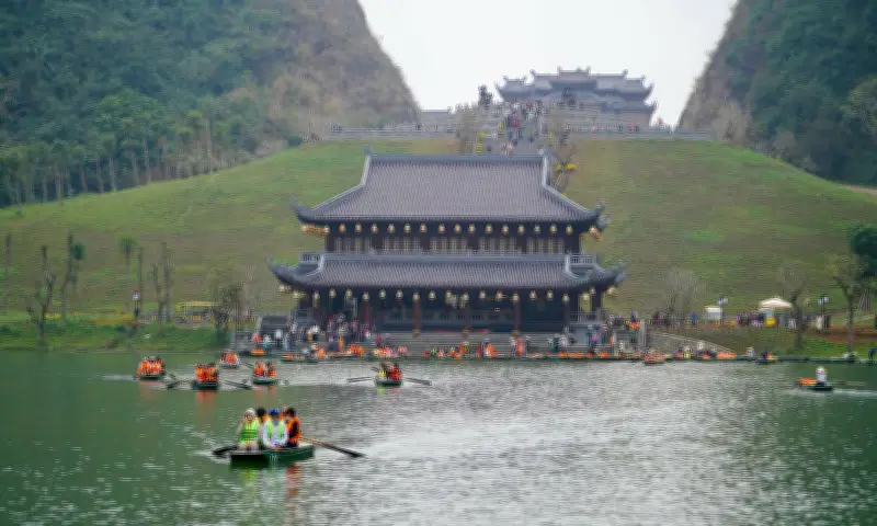 Thung Ui Ninh Bình: Tranh cãi có đáng trải nghiệm dịp đầu năm?