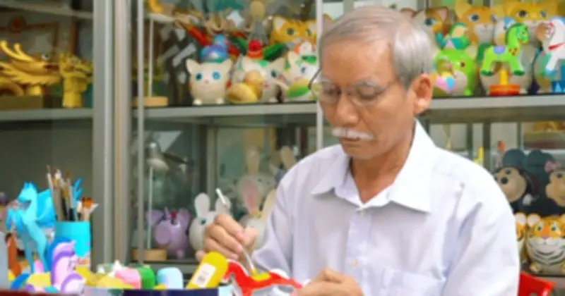 Thầy giáo về hưu biến rác thải nhựa thành linh vật ngựa đón Tết Bính Ngọ 2026