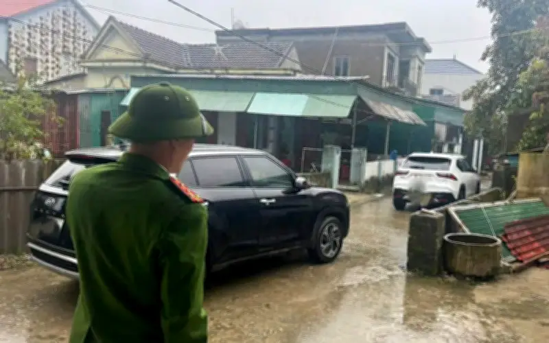 Tài xế Hà Tĩnh chặn đường, thách thức công an: 'Phạt 100 triệu cũng không sao'