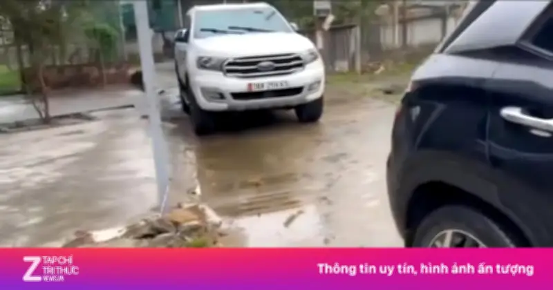 Tài xế Hà Tĩnh đỗ xe 'khóa đầu, khóa đuôi', thách thức 'đỗ đến mai' đối diện mức phạt nào?