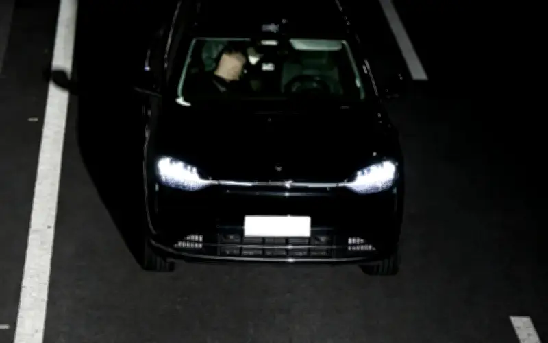 Tài xế Trung Quốc say rượu, lắp thiết bị lách hệ thống tự lái để ngủ trên xe