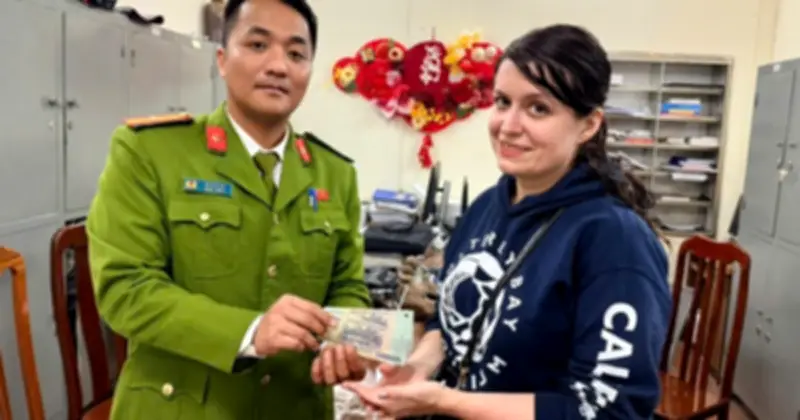 Tài xế xe ôm Hà Nội chở vòng vèo, 'chặt chém' du khách Mỹ 1 triệu đồng