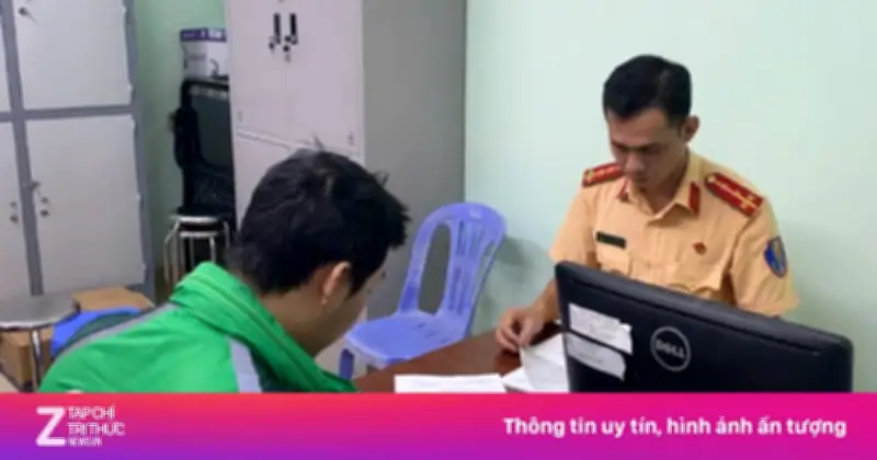 TikToker 'Anh Grab Vlog' Bị Phạt 5 Triệu Đồng Vì Đăng Clip CSGT Sai Mục Đích