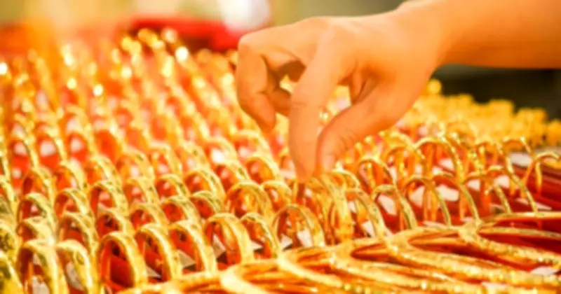 Tiệm vàng phá sản, khách hàng lo lắng về quyền bán vàng tích lũy