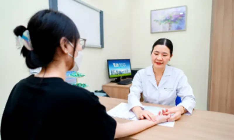 Tiêu chảy: Nguyên nhân, triệu chứng và cách xử trí tự nhiên tại nhà