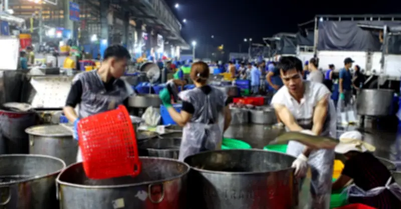 Tiểu thương chợ cá lóc lớn nhất TP.HCM quên ăn, quên ngủ trước ngày vía Thần Tài