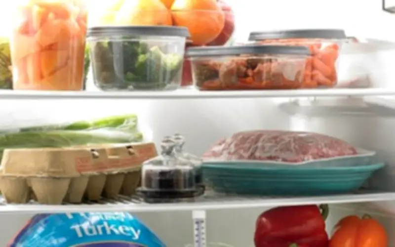 Tâm lý 'Tết phải đủ đầy' tiềm ẩn nguy cơ ngộ độc thực phẩm từ tủ lạnh