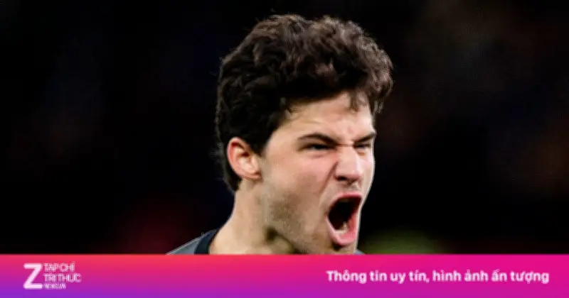 Tân binh MU Senne Lammens lọt top 10 thủ môn hay nhất thế giới