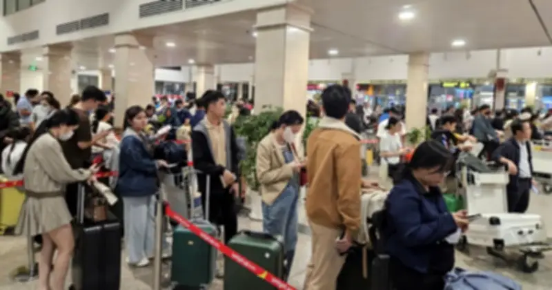 Tân Sơn Nhất lập kỷ lục lượt khách và chuyến bay trong ngày mùng 6 tháng Chạp