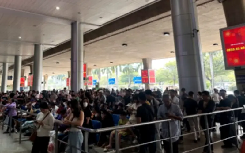 Tân Sơn Nhất phục vụ hơn 1.000 chuyến bay trong ngày cao điểm Tết