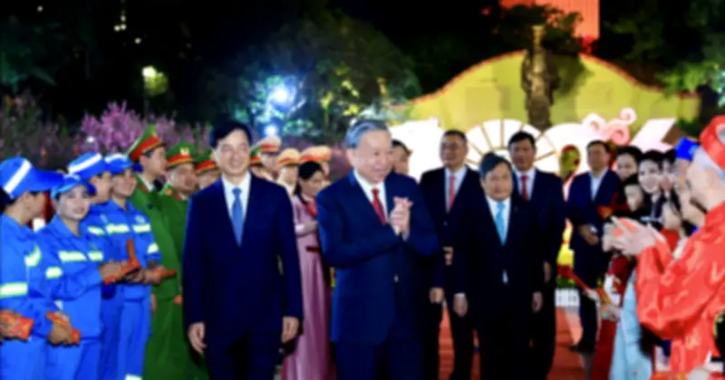 Tổng Bí thư Tô Lâm thăm Hà Nội trước giao thừa, đánh giá cao thành tích và tinh thần 'làm xuyên tết'