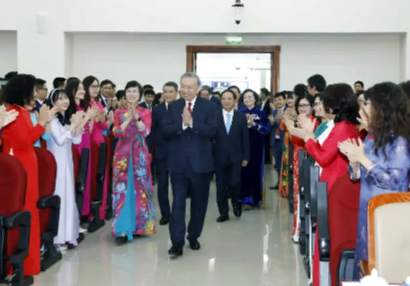 Tổng Bí thư Tô Lâm thăm TTXVN: Nhấn mạnh vai trò báo chí cách mạng trong kỷ nguyên số