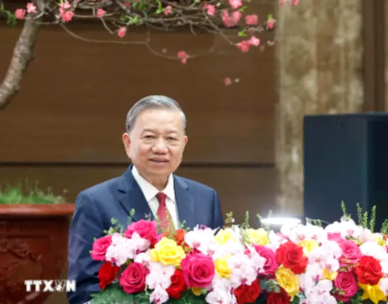 Tổng Bí thư Tô Lâm tiếp xúc cử tri Hà Nội, cam kết thúc đẩy đối ngoại, giáo dục và môi trường