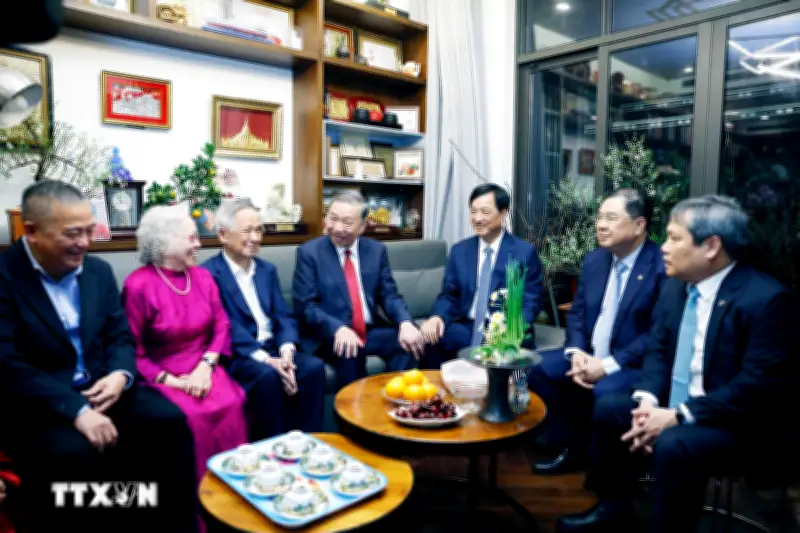 Tổng Bí thư thăm hỏi gia đình Giáo sư Nguyễn Lân Dũng nhân dịp Tết