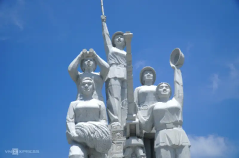 Tượng đài nữ dân quân Hoa Lộc bắn hạ máy bay Mỹ sắp hoàn thiện tại Thanh Hóa