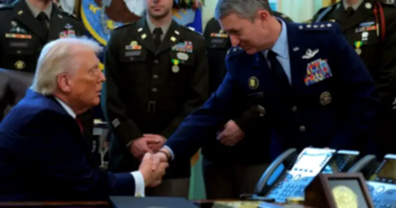 Tướng Mỹ cảnh báo rủi ro tấn công Iran, Tổng thống Trump lên tiếng phản bác