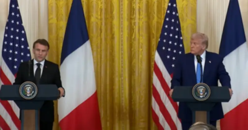 Tổng thống Pháp kêu gọi ông Trump dỡ bỏ trừng phạt các quan chức EU