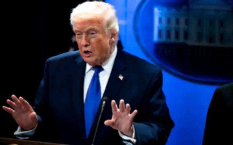 Tổng thống Trump ký sắc lệnh áp thuế 10% toàn cầu sau phán quyết Tòa án Tối cao