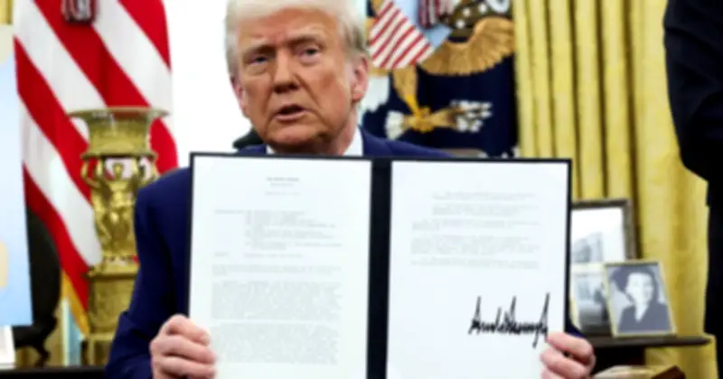 Tổng thống Trump tăng thuế nhập khẩu lên 15%, tác động đến Đông Nam Á và thách thức pháp lý