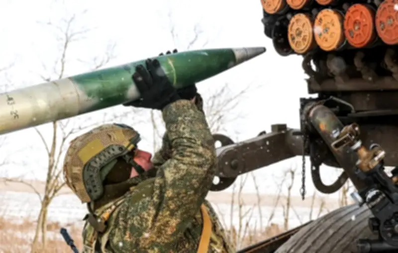 Tổng thống Zelensky chỉ trích Nga tấn công hỗn hợp trước thềm đàm phán Geneva