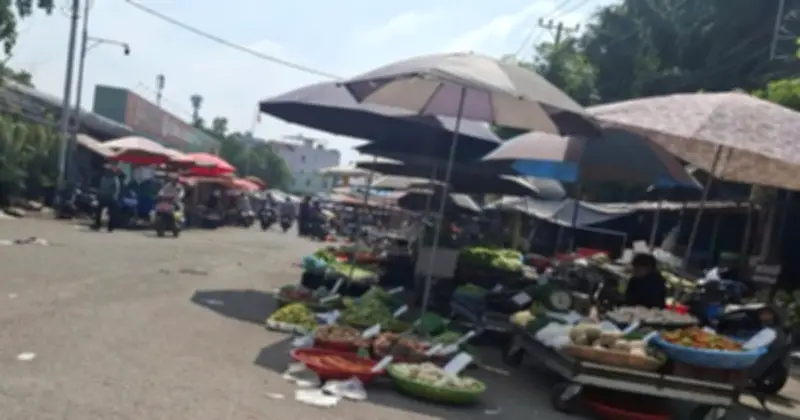 Tình trạng lấn chiếm vỉa hè, lòng đường gây ách tắc và nguy hiểm tại TP.HCM