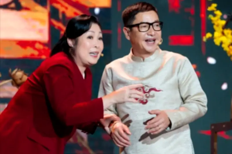 Táo Quân Dừng Sóng Sau 22 Năm, Quảng Trường Mùa Xuân Thay Thế Với Nhiều Tranh Cãi