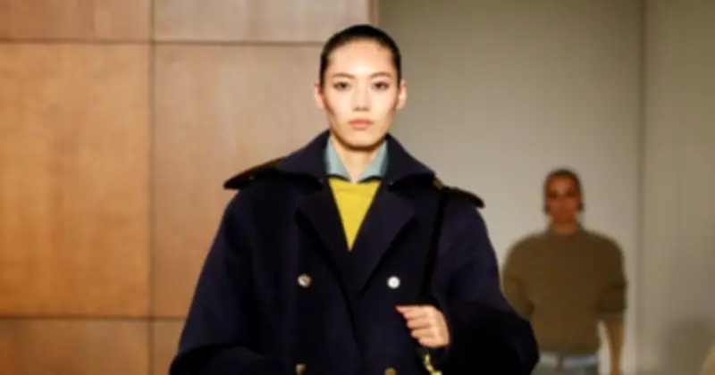 Tory Burch Tái Cấu Trúc Thời Trang Cơ Bản Tại Tuần Lễ New York