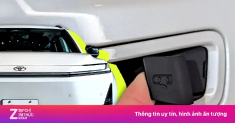 Toyota Highlander EV: Giải pháp tay nắm cửa cơ học thông minh giữa thời đại xe điện