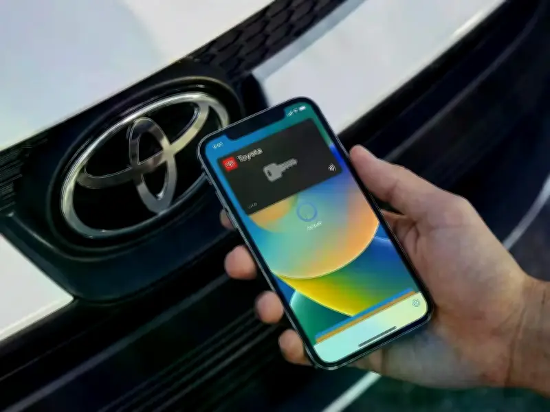Toyota RAV4 2026 Bất Ngờ Tích Hợp Chìa Khóa Số Apple Car Key Qua Phát Hiện Trên Reddit