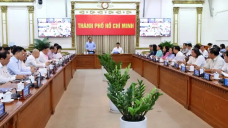 TP.HCM: Chăm lo Tết ấm no, đặt mục tiêu tăng trưởng 10% và cải cách hành chính