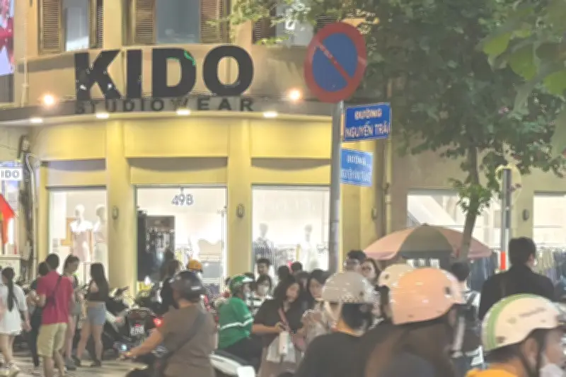 TP.HCM Ngày Giáp Tết: Local Brand Lên Ngôi, Giới Trẻ Rủ Nhau Săn Hàng Mới