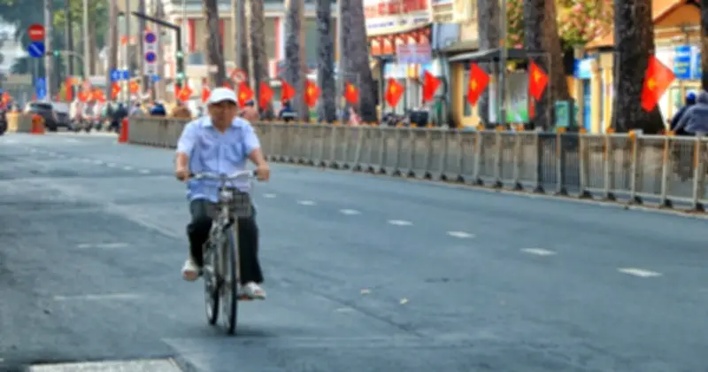 TP.HCM nhộn nhịp trở lại sau Tết Bính Ngọ 2026, đường phố thông thoáng