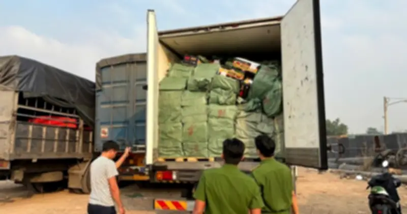 TP.HCM: Phát hiện hơn 28 tấn thực phẩm đông lạnh không rõ nguồn gốc, trị giá 2,3 tỷ đồng