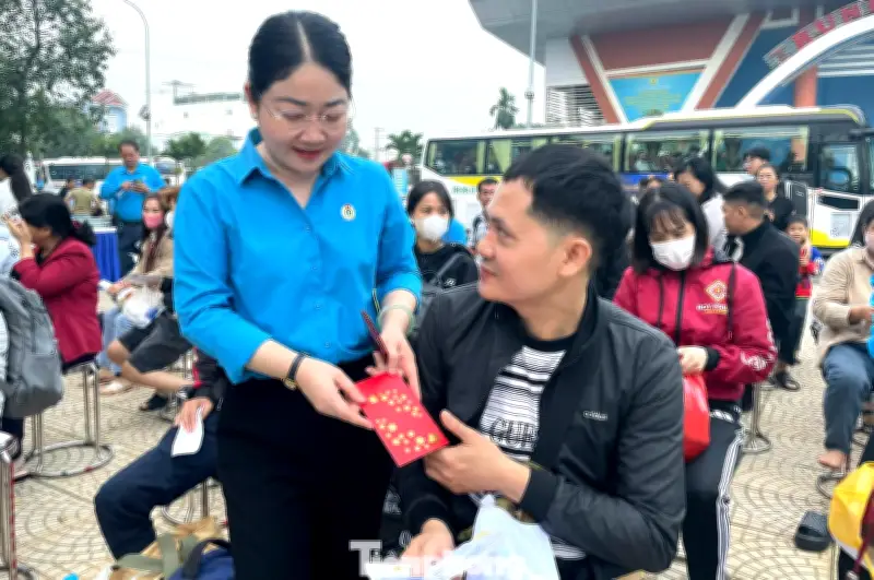 TPHCM Triển Khai 'Chuyến Xe Công Đoàn - Xuân 2026' Đưa Gần 1.900 Lao Động Về Quê Đón Tết