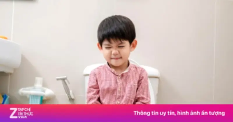 Trẻ táo bón, chậm đi cầu: Dấu hiệu, nguyên nhân và cách xử trí an toàn
